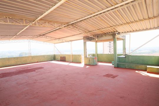 Quintal de casa para alugar com 3 quartos, 175m² em Km 18, Osasco