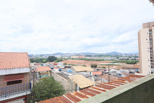 Quintal de casa para alugar com 3 quartos, 175m² em Km 18, Osasco