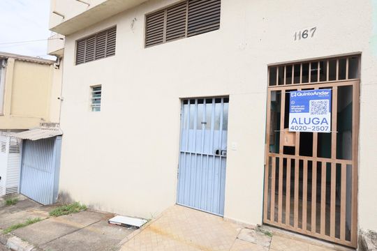 Fachada de casa para alugar com 3 quartos, 175m² em Km 18, Osasco