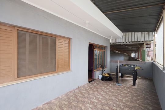 Varanda de casa para alugar com 3 quartos, 175m² em Km 18, Osasco
