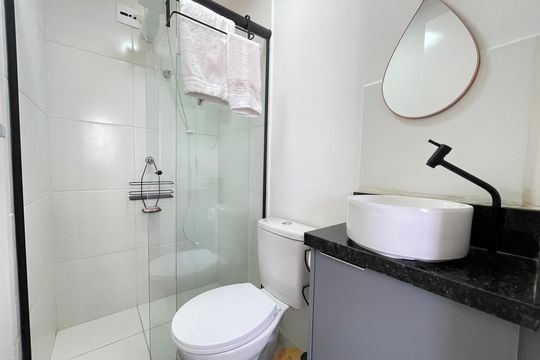 Banheiro de apartamento para alugar com 1 quarto, 15m² em Ferreira, São Paulo