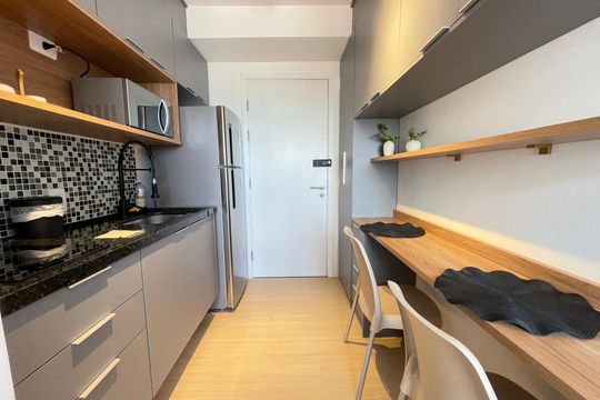 Cozinha de apartamento para alugar com 1 quarto, 15m² em Ferreira, São Paulo