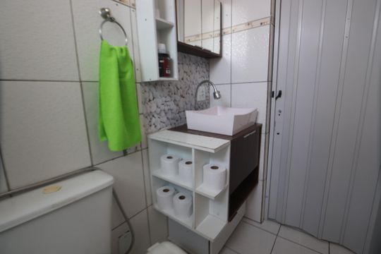 Banheiro de apartamento à venda com 2 quartos, 55m² em Jardim das Rosas (zona Leste I), São Paulo