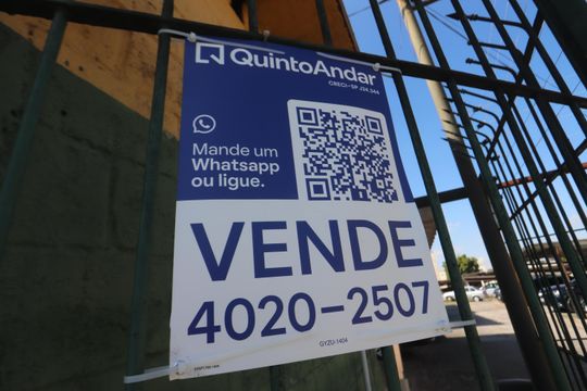 Placa de apartamento à venda com 2 quartos, 55m² em Jardim das Rosas (zona Leste I), São Paulo