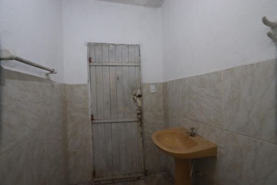 Banheiro de casa para alugar com 1 quarto, 60m² em Vila Antonieta, São Paulo