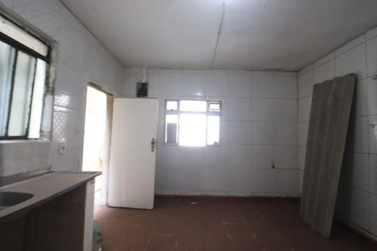 Cozinha de casa para alugar com 1 quarto, 60m² em Vila Antonieta, São Paulo
