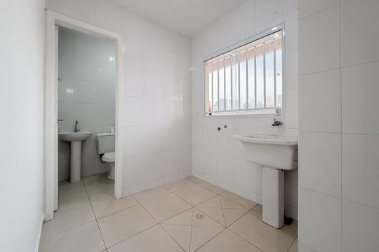 Cozinha e Área de Serviço de kitnet/studio para alugar com 1 quarto, 40m² em Vila São José, São Paulo