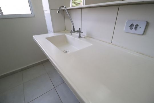 Cozinha de apartamento para alugar com 2 quartos, 46m² em Jardim Patricia, Uberlândia