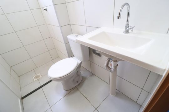 Banheiro Social de apartamento para alugar com 2 quartos, 46m² em Jardim Patricia, Uberlândia
