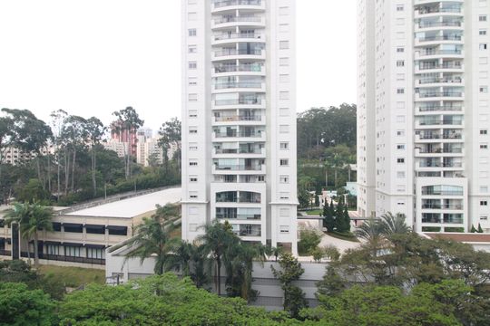 Vista da sacada de apartamento para alugar com 3 quartos, 64m² em Jardim Taquaral, São Paulo