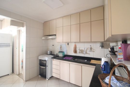 Cozinha de apartamento para alugar com 3 quartos, 64m² em Jardim Taquaral, São Paulo