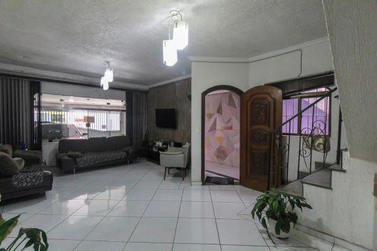Sala de casa à venda com 4 quartos, 250m² em Quinta da Paineira, São Paulo