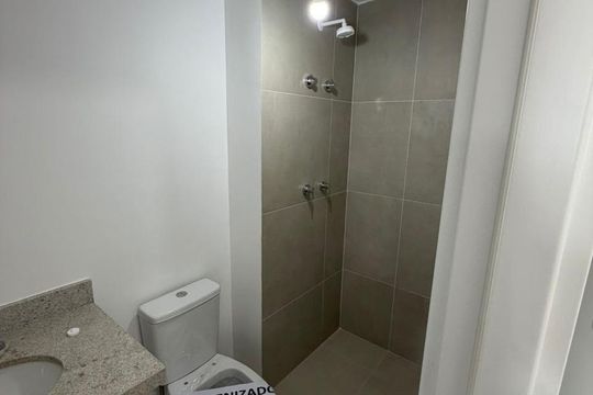 Banheiro de apartamento à venda com 1 quarto, 24m² em Ipiranga, São Paulo