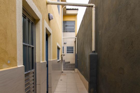 Corredor Lateral de casa para alugar com 2 quartos, 120m² em Jardim Sao Francisco, Guarulhos