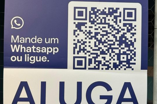 Plaquinha  de casa para alugar com 3 quartos, 100m² em Qnn 22, Brasília