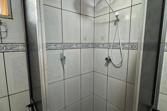 Banheiro da Suíte de casa para alugar com 3 quartos, 100m² em Qnn 22, Brasília