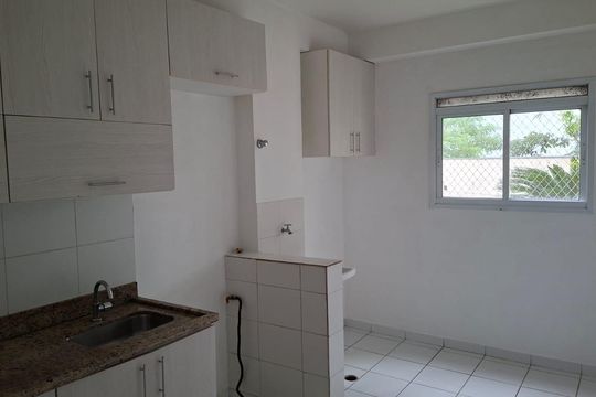 Cozinha de apartamento para alugar com 2 quartos, 50m² em Jardim das Vertentes, São Paulo
