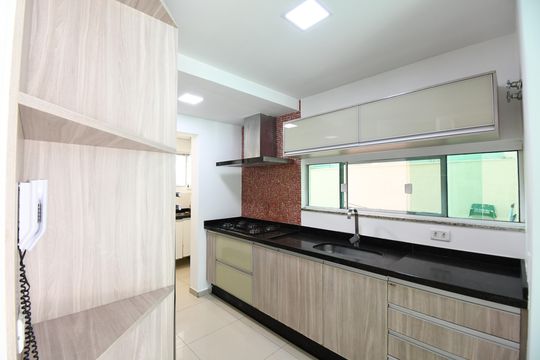 Cozinha de casa de condomínio para alugar com 3 quartos, 180m² em Pedro Moro, São José dos Pinhais