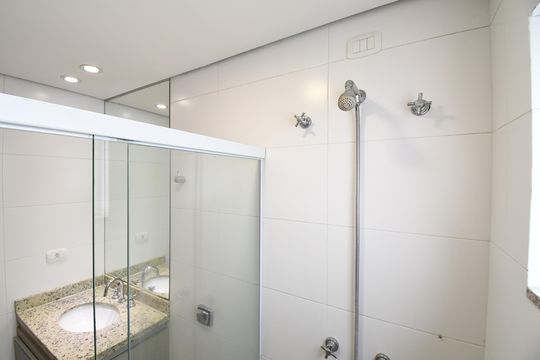 Banheiro 2 de casa de condomínio para alugar com 3 quartos, 180m² em Pedro Moro, São José dos Pinhais