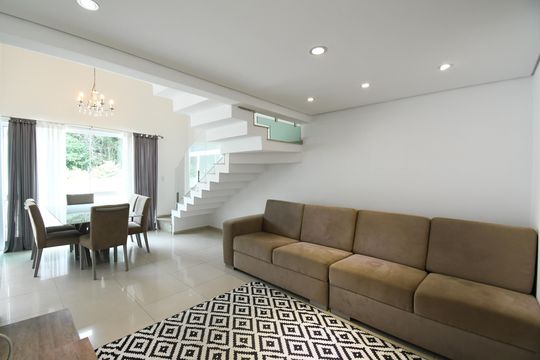 Sala de casa de condomínio para alugar com 3 quartos, 180m² em Pedro Moro, São José dos Pinhais