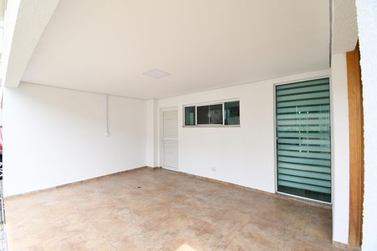 Varanda/Garagem de casa de condomínio para alugar com 3 quartos, 180m² em Pedro Moro, São José dos Pinhais