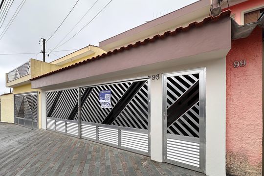 Fachada de casa à venda com 2 quartos, 90m² em Jardim Via Anchieta, São Bernardo do Campo