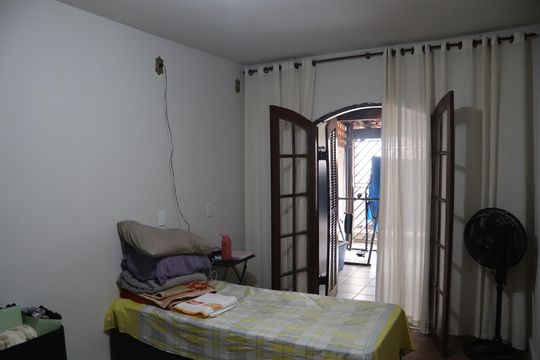 Quarto 01 com Varanda  de casa para alugar com 2 quartos, 96m² em Picanço, Guarulhos
