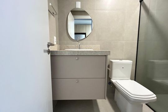 Banheiro de apartamento para alugar com 1 quarto, 31m² em Trindade, Florianópolis