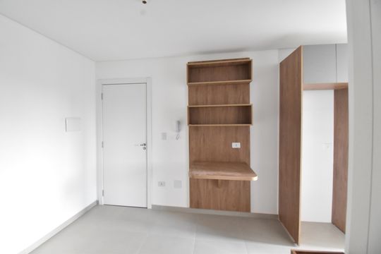 Sala de kitnet/studio para alugar com 1 quarto, 33m² em Cajuru, Curitiba