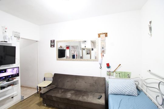 Casa à venda com 9 quartos, 300m² em Conjunto Residencial José Bonifácio, São Paulo