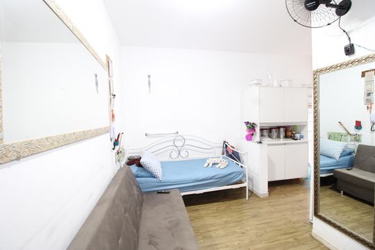 Sala de casa à venda com 9 quartos, 300m² em Conjunto Residencial José Bonifácio, São Paulo