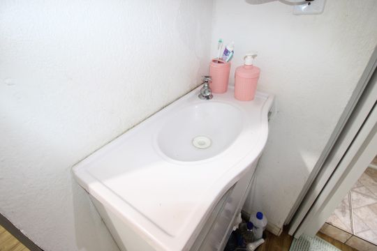 BanheiroBanheiro de casa à venda com 9 quartos, 300m² em Conjunto Residencial José Bonifácio, São Paulo