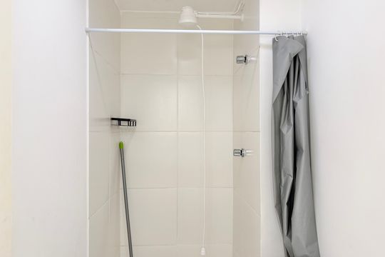 Banheiro de apartamento para alugar com 2 quartos, 30m² em Vila Pereira Barreto, São Paulo
