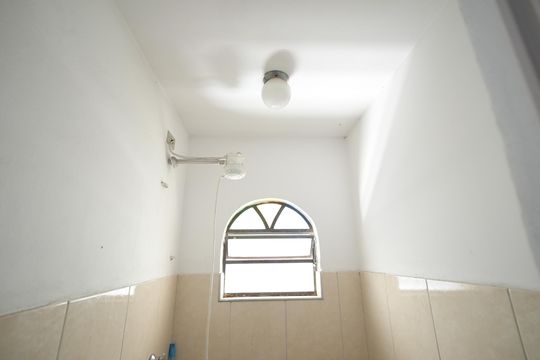 Banheiro Social de casa à venda com 2 quartos, 159m² em Vila Aquilino, Santo André