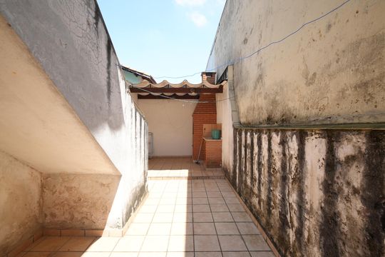 Casa à venda com 2 quartos, 159m² em Vila Aquilino, Santo André