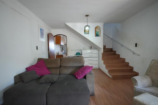 Casa à venda com 2 quartos, 159m² em Vila Aquilino, Santo André