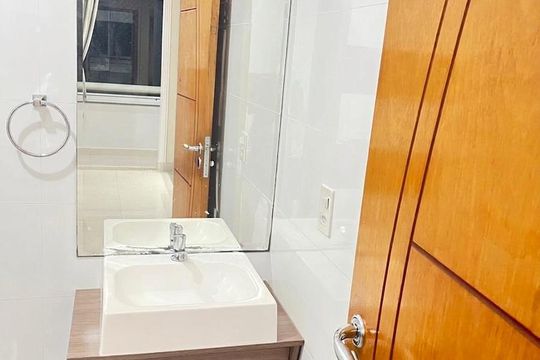Banheiro de apartamento à venda com 4 quartos, 117m² em Chácara Agrindus, Taboão da Serra