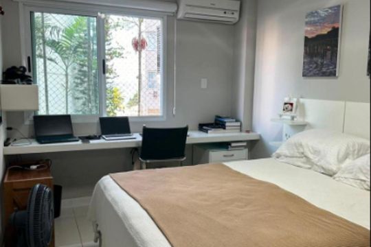 Quarto de apartamento à venda com 3 quartos, 123m² em Barra da Tijuca, Rio de Janeiro