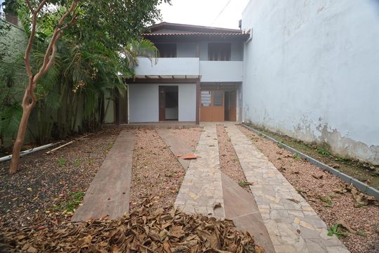 Quintal de casa à venda com 2 quartos, 138m² em São José, Canoas