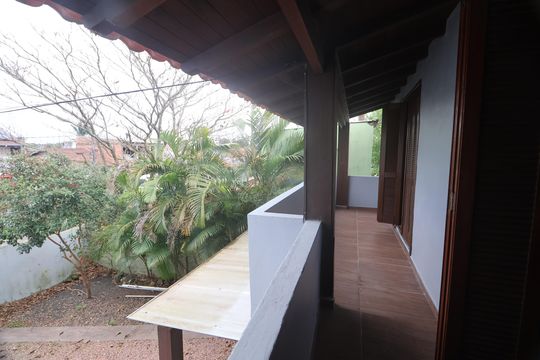Sacada de casa à venda com 2 quartos, 138m² em São José, Canoas