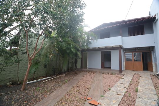 Quintal de casa à venda com 2 quartos, 138m² em São José, Canoas