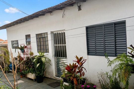 Área externa de casa à venda com 3 quartos, 246m² em Jardim dos Oliveiras, Campinas