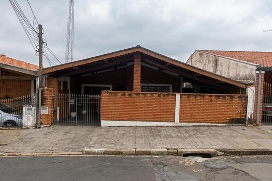 Fachada de casa à venda com 3 quartos, 246m² em Jardim dos Oliveiras, Campinas
