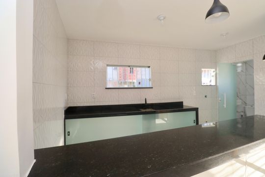 Cozinha de casa para alugar com 2 quartos, 70m² em Imbuí, Salvador