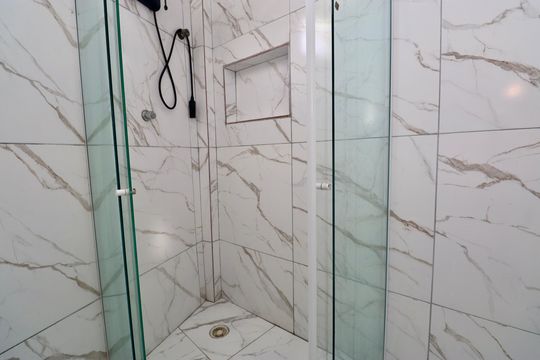 Banheiro de casa para alugar com 2 quartos, 70m² em Imbuí, Salvador