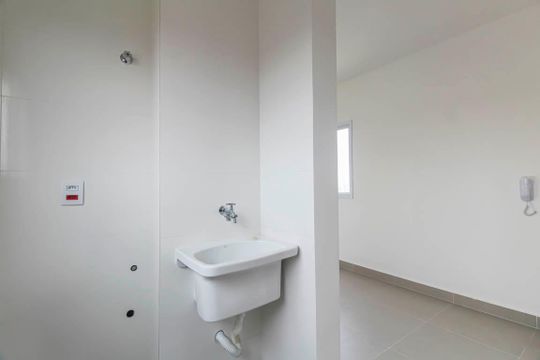 Cozinha e Área de Serviço de apartamento para alugar com 2 quartos, 42m² em Vila Alpina, São Paulo