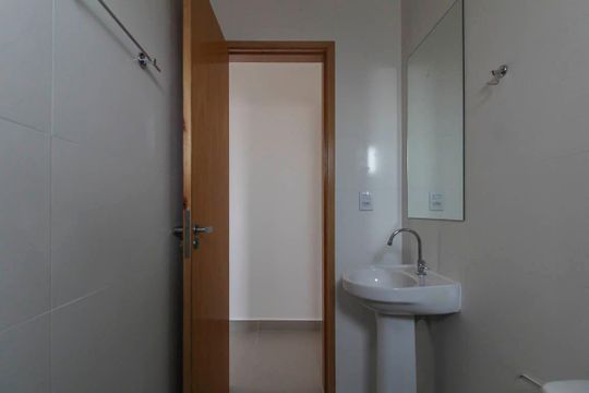 Banheiro de apartamento para alugar com 2 quartos, 45m² em Vila Alpina, São Paulo