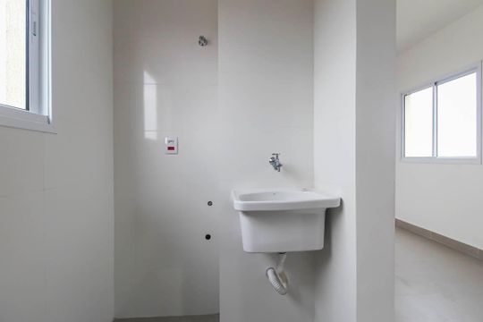 Cozinha e Área de Serviço de apartamento para alugar com 2 quartos, 42m² em Vila Alpina, São Paulo