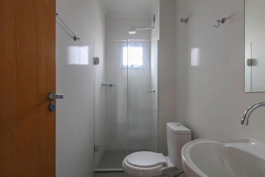 Banheiro de apartamento para alugar com 2 quartos, 42m² em Vila Alpina, São Paulo