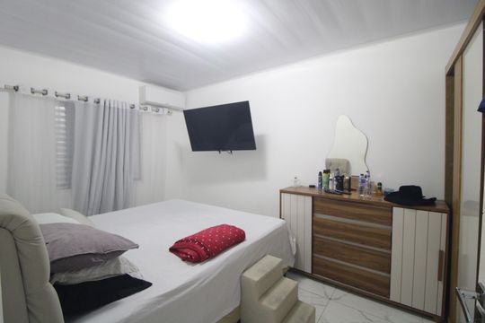Quarto 1 de casa para alugar com 2 quartos, 168m² em Jardim Anhanguera, São Paulo